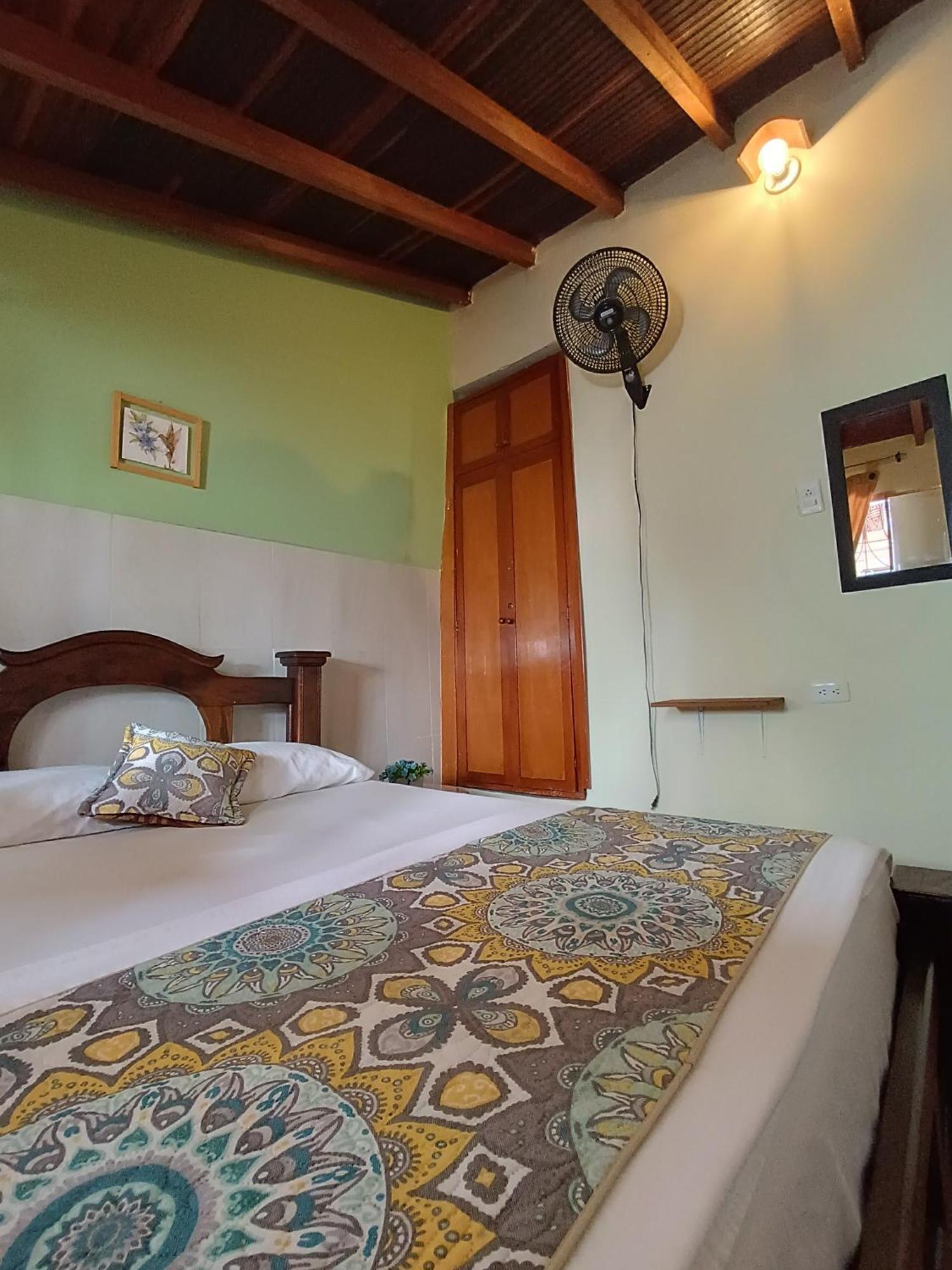 Adventure Hostel Сан Хил Екстериор снимка