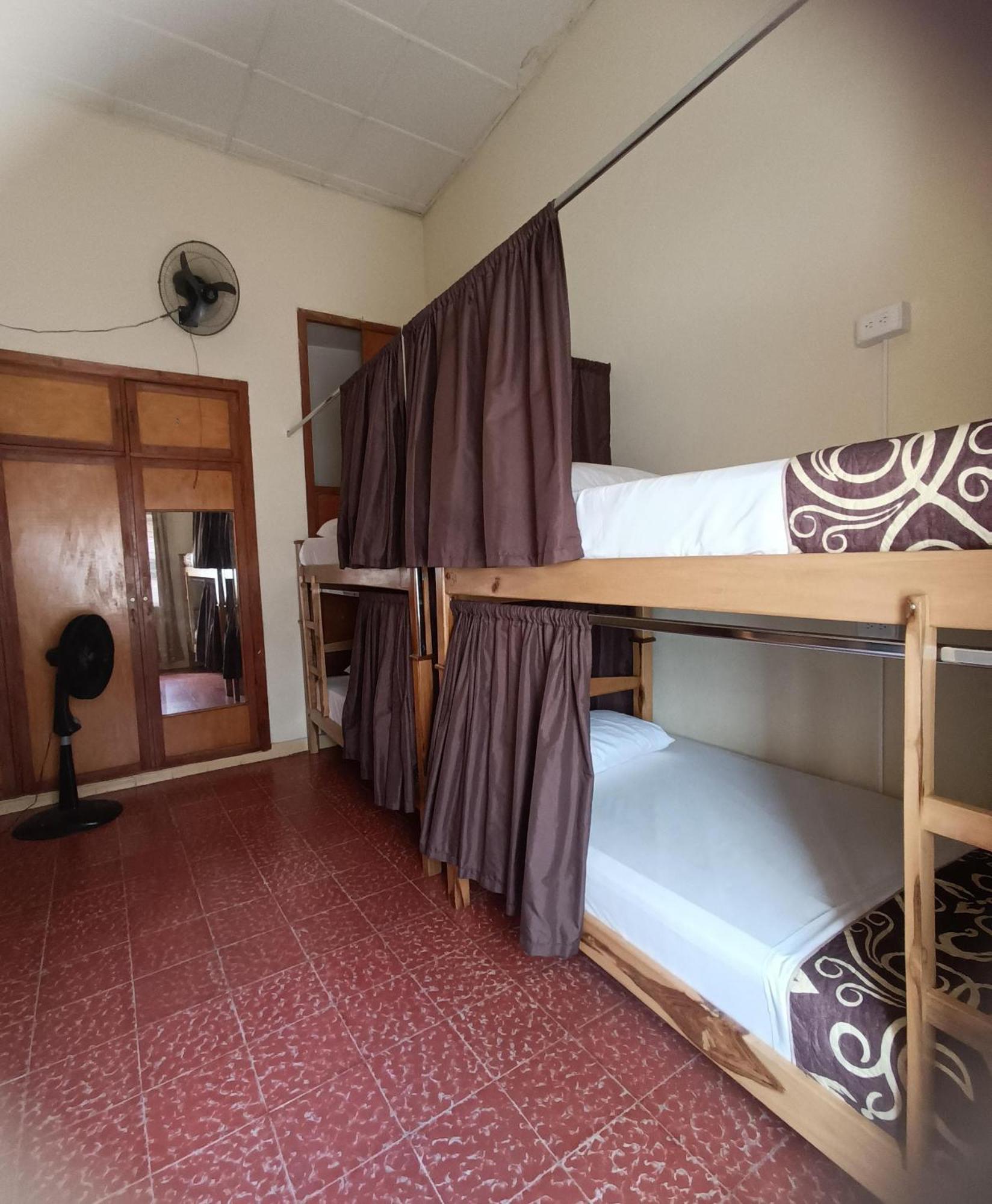 Adventure Hostel Сан Хил Екстериор снимка