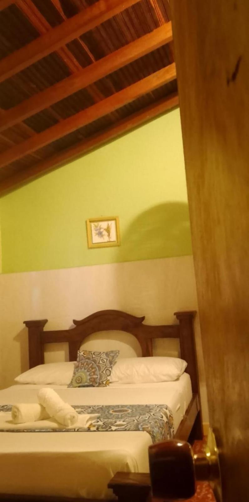 Adventure Hostel Сан Хил Екстериор снимка