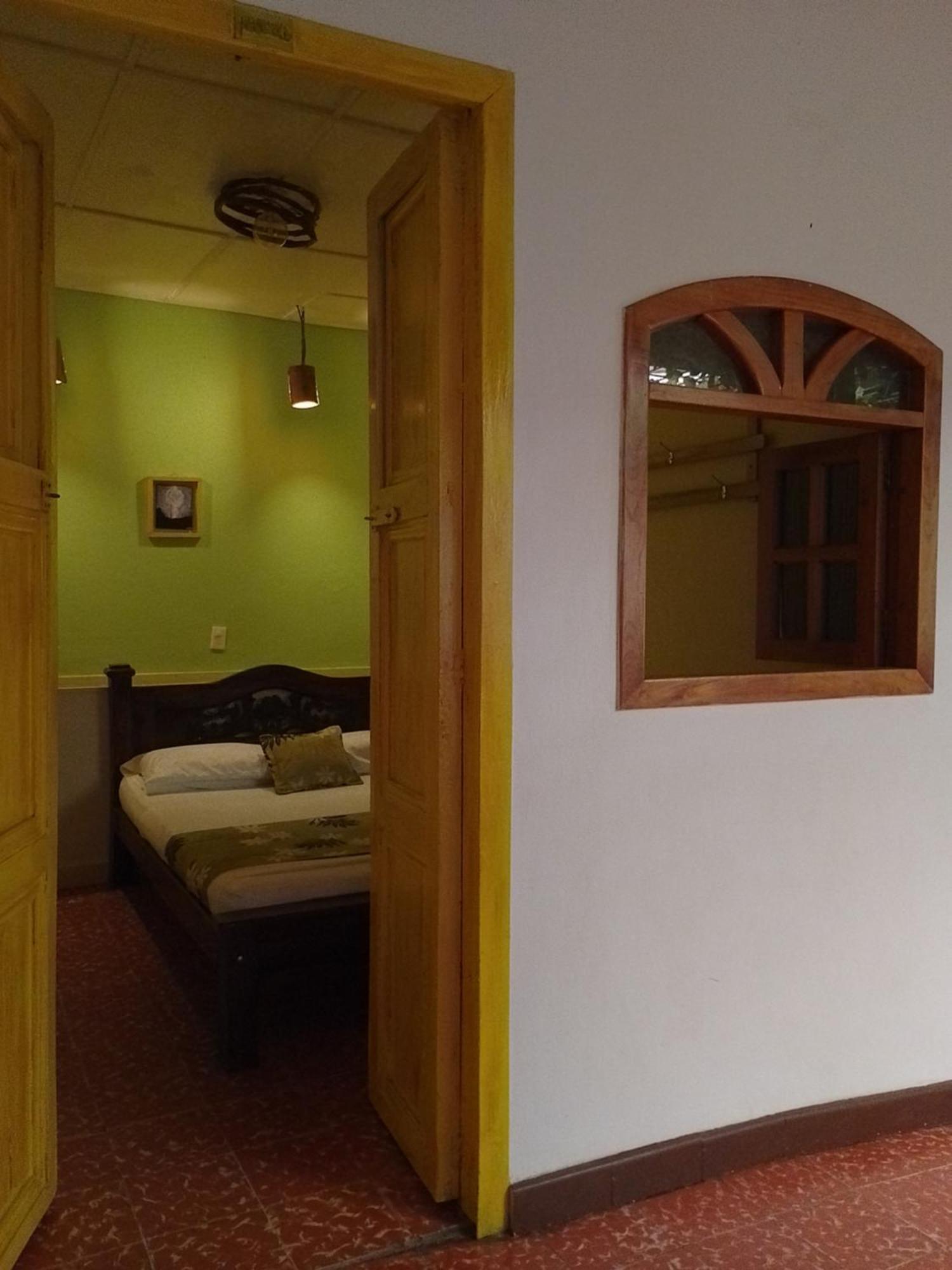 Adventure Hostel Сан Хил Екстериор снимка